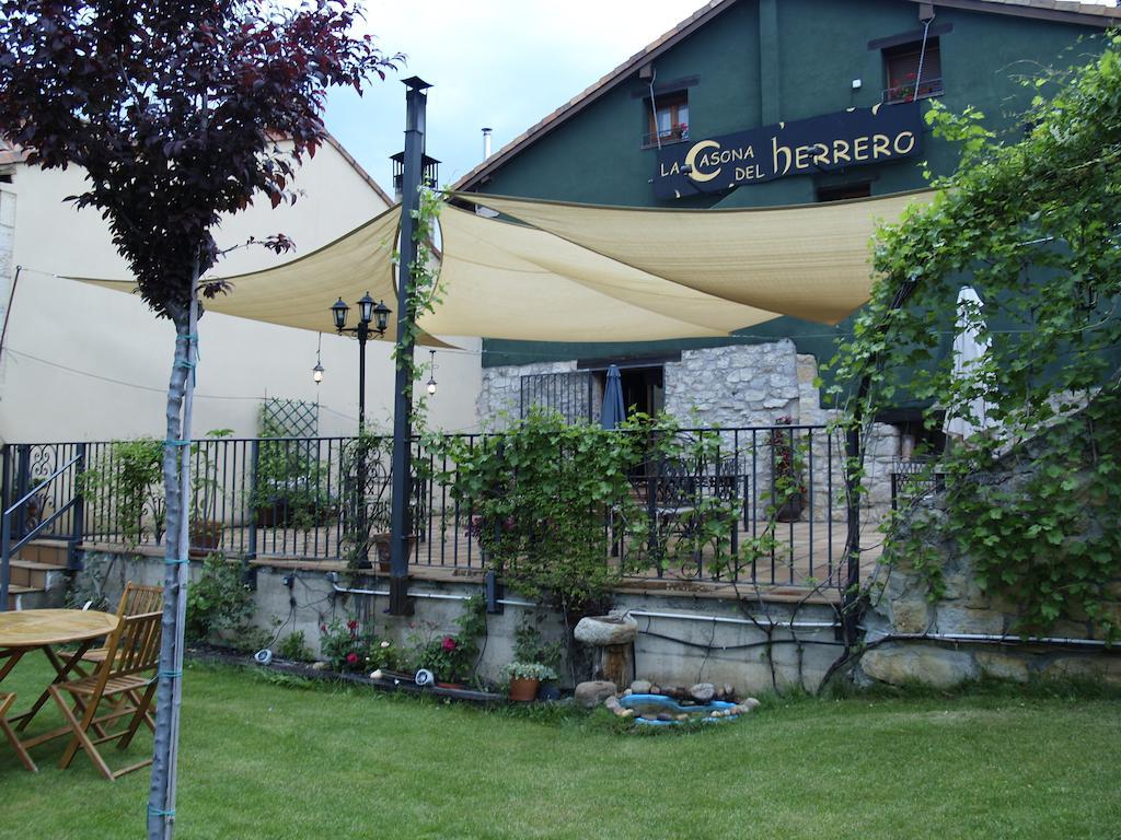 La Casona Del Herrero Navaleno Exterior photo
