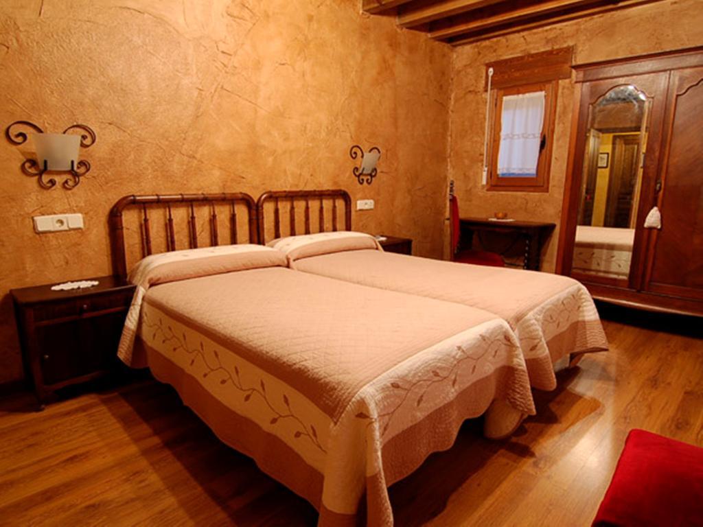 La Casona Del Herrero Navaleno Room photo